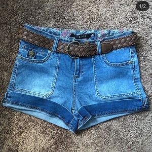 Blue jean shorts with belt